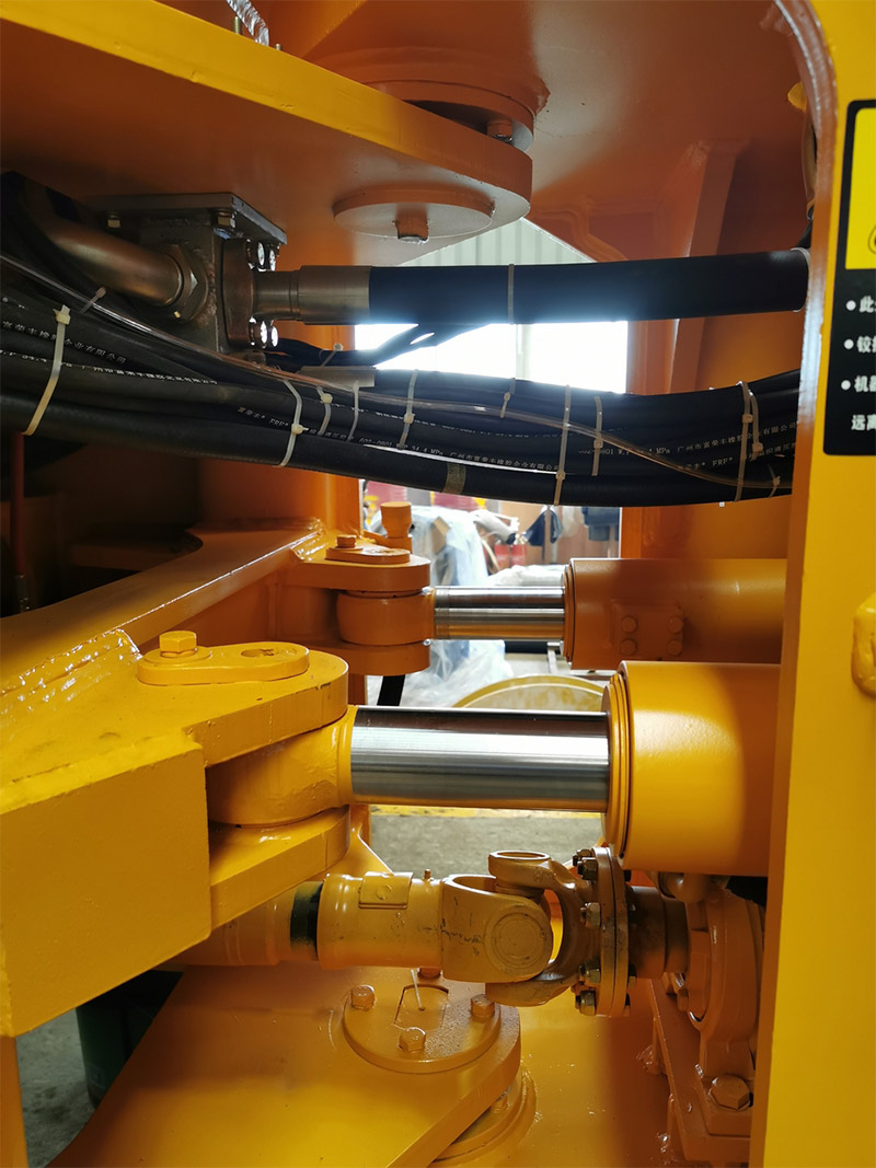  Unit LT40T Tilt lever type Single tilt lever Operation Weight kg 39600 Rated load ton 40 Engine model Op WD12G336E221 Rated power kw 247 Rated speed r/min 2200 Max. torque N. m 1350 Max. grade ability ht ° 25 ax. Turning angle M ° 35±1 Lifting, dumping, and lowering s 19.7 Max. dumping height mm 3300 Wheelbase mm 4200 Track base Torque converter mm 2750 Overall Length mm 10180 Overall Width mm 3450 Overall Height mm 3900 Traveling speed Forward 1 km/h 0-6.5 Forward 2 km/h 0-9 Forward 3 km/h 0-20.5 Forward 4 km/h 0-36.5 Reverse 1 km/h 0-6.5 Reverse 2 km/h 0-9 Fork dimension mm 1700x350x150 Torres specification   29.5-25/29.5R255